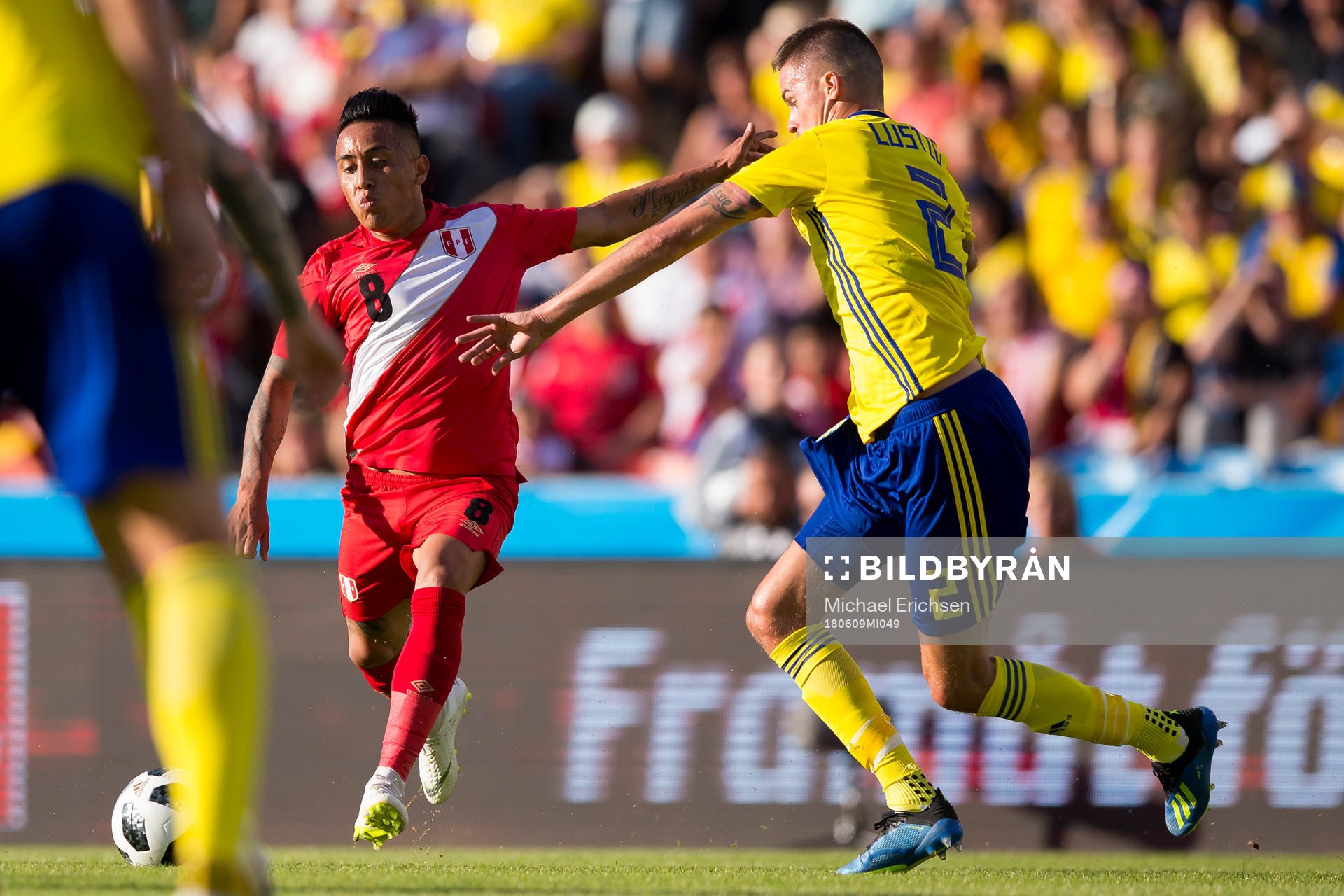 Christian Cueva of Peru and Mikael Lustig of Sweden