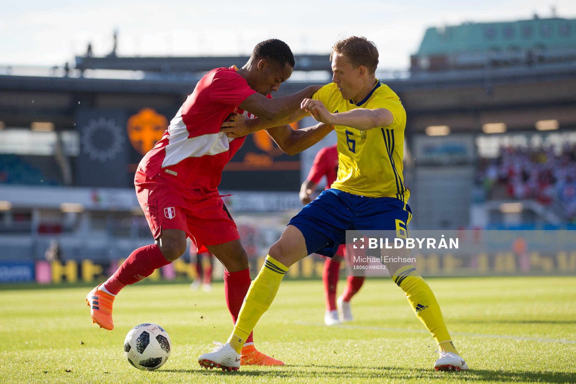 André Carrillo of Peru and Ludwig Augustinsson of Sweden