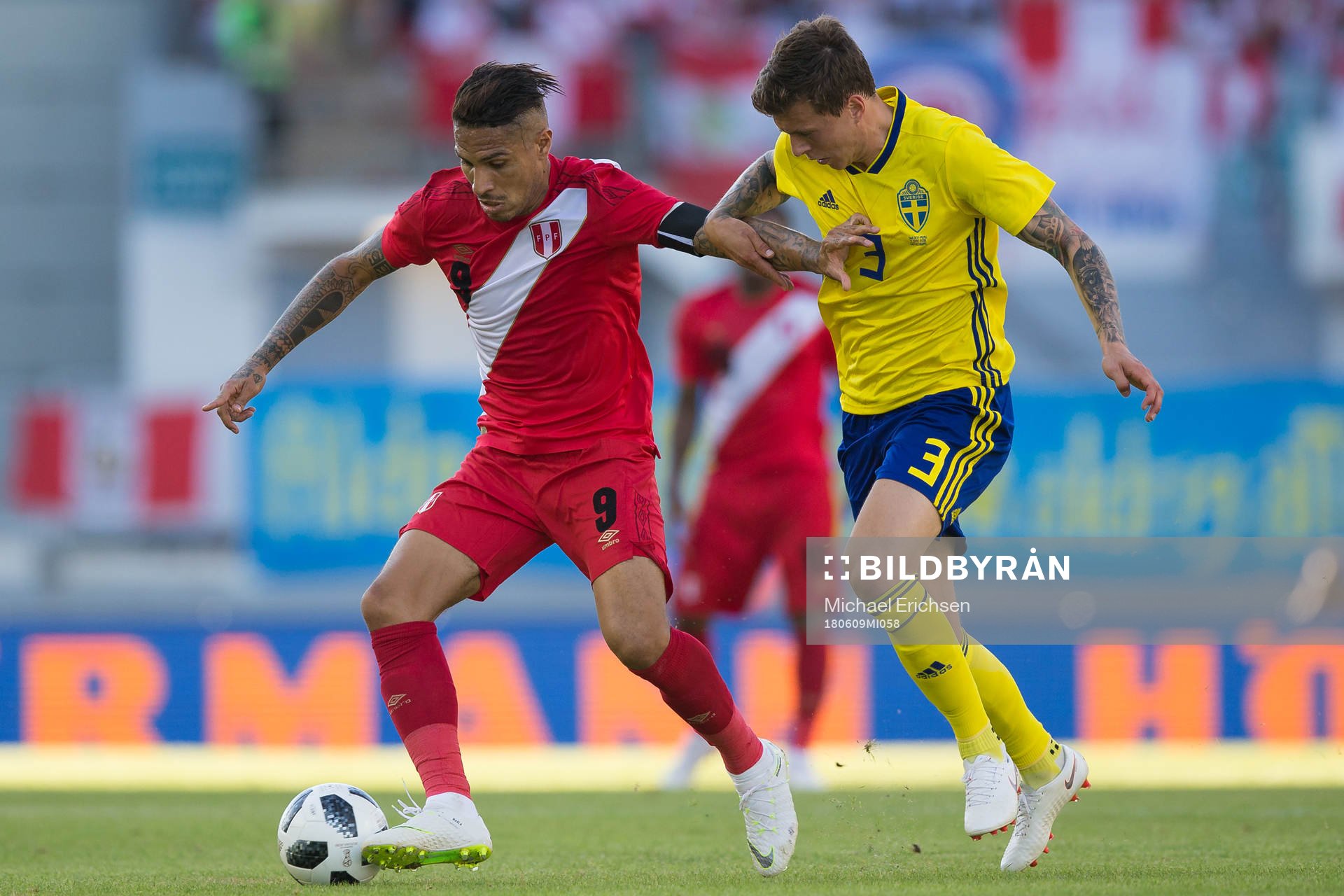 Paolo Guerrero of Peru and Victor Nilsson Lindelöf of