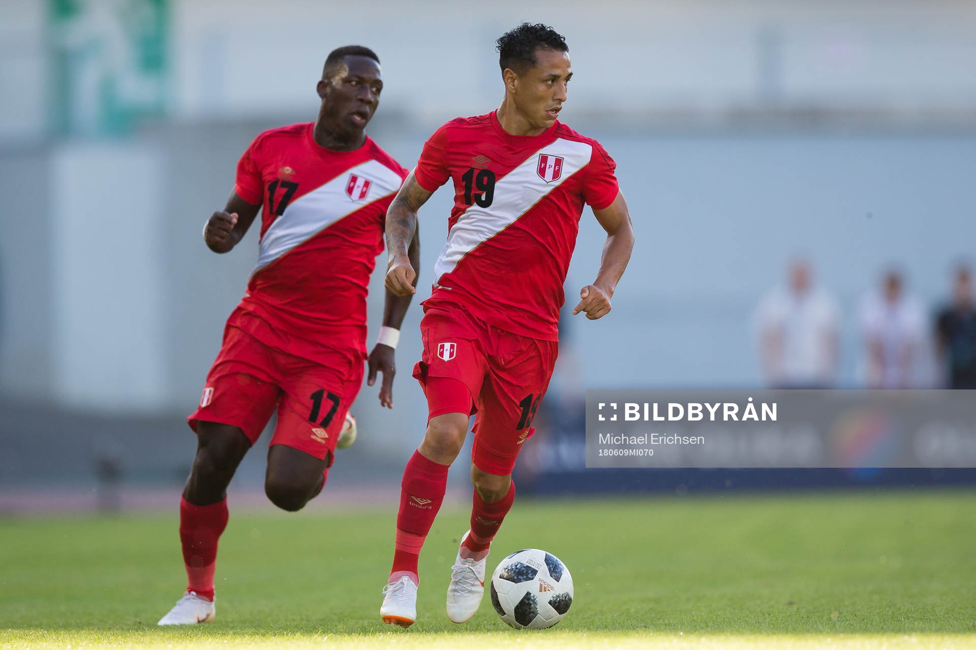 Luis Advincula of Peru and Yoshimar Yotun of Peru