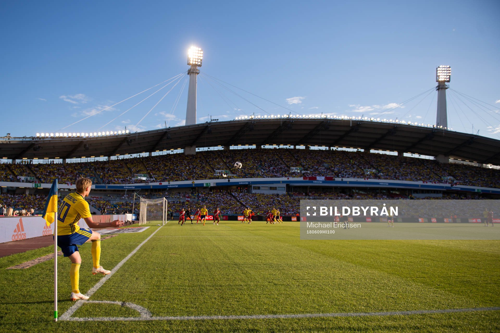 Emil Forsberg of Sweden with a corner
