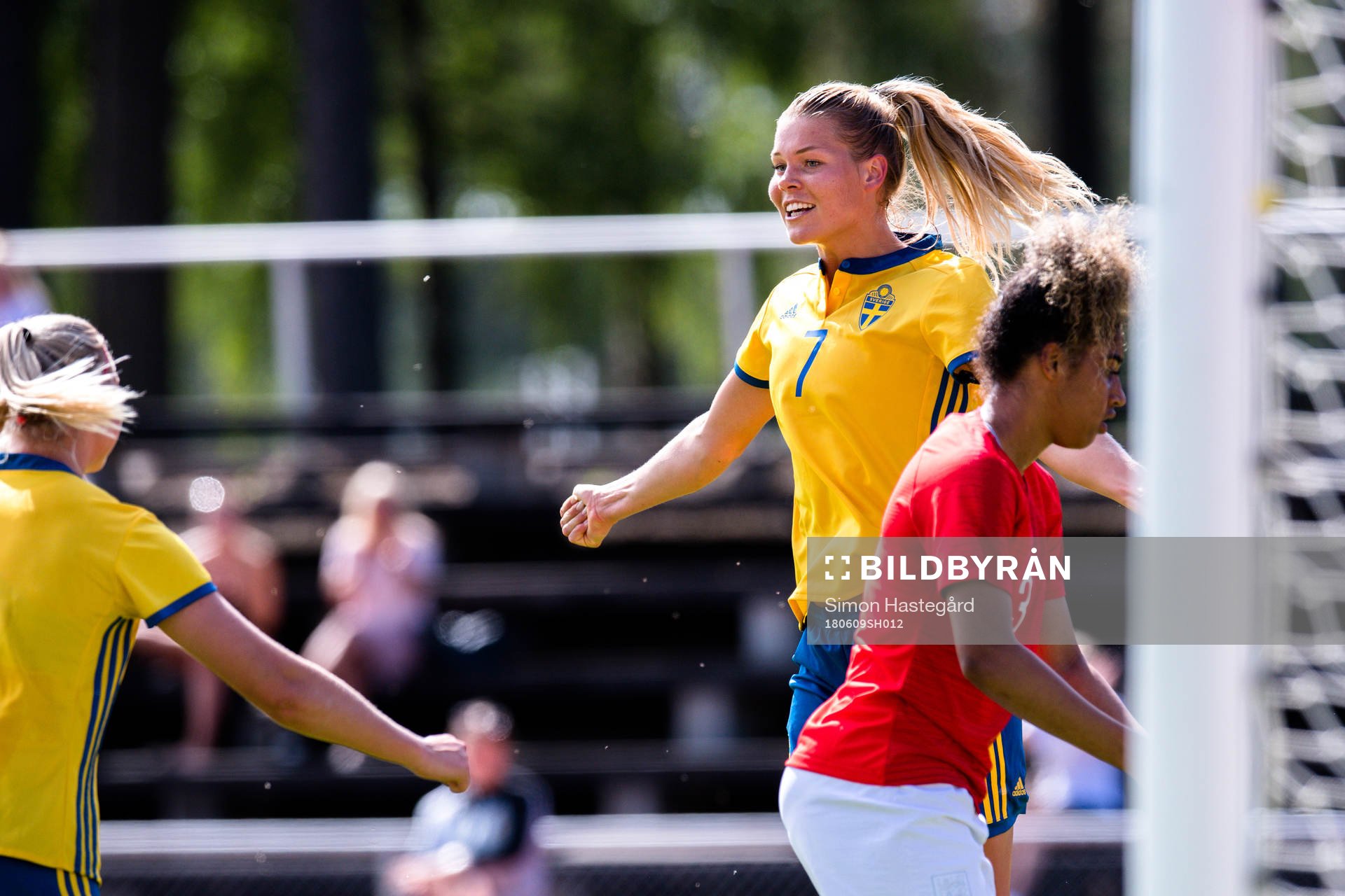 Sveriges Nina Jakobsson jublar