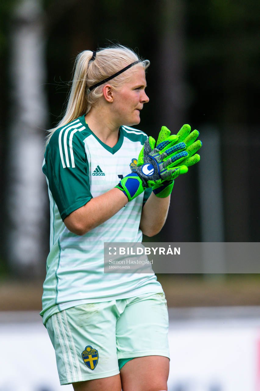 Sveriges målvakt Emma Holmgren