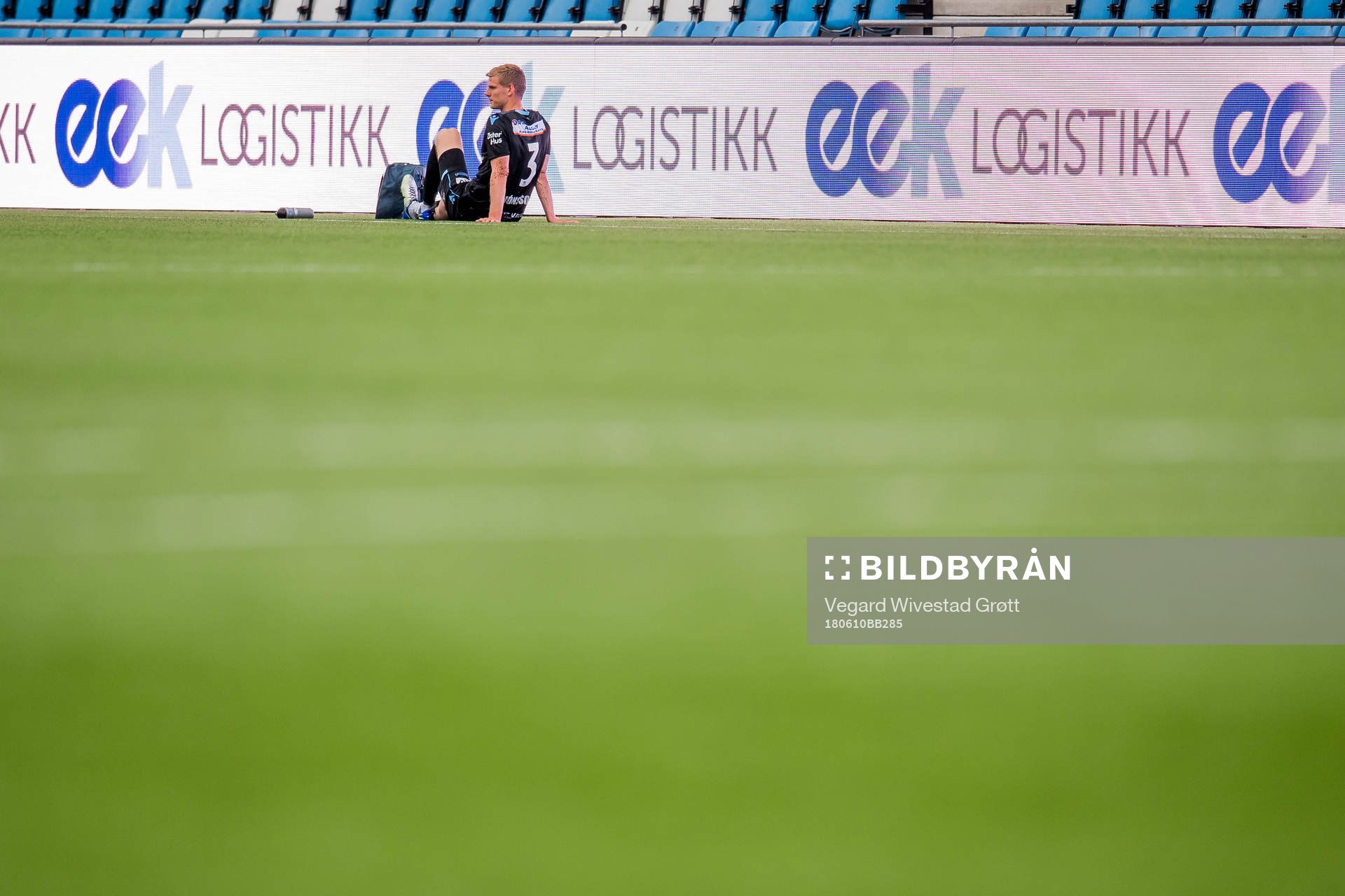 Ari Mohr Jónsson of Sandnes Ulf with an injruy