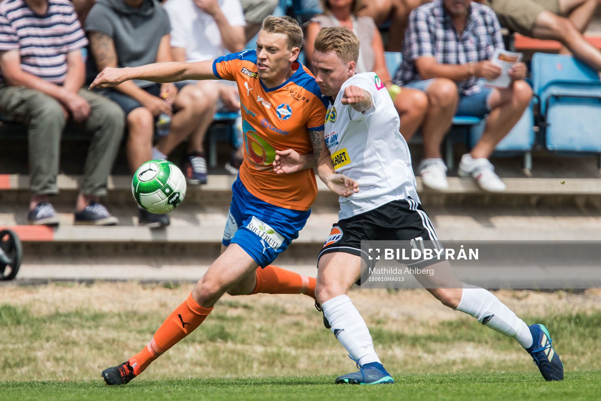 Vejbys Linus Martinsson och Skenes Johan Hedberg