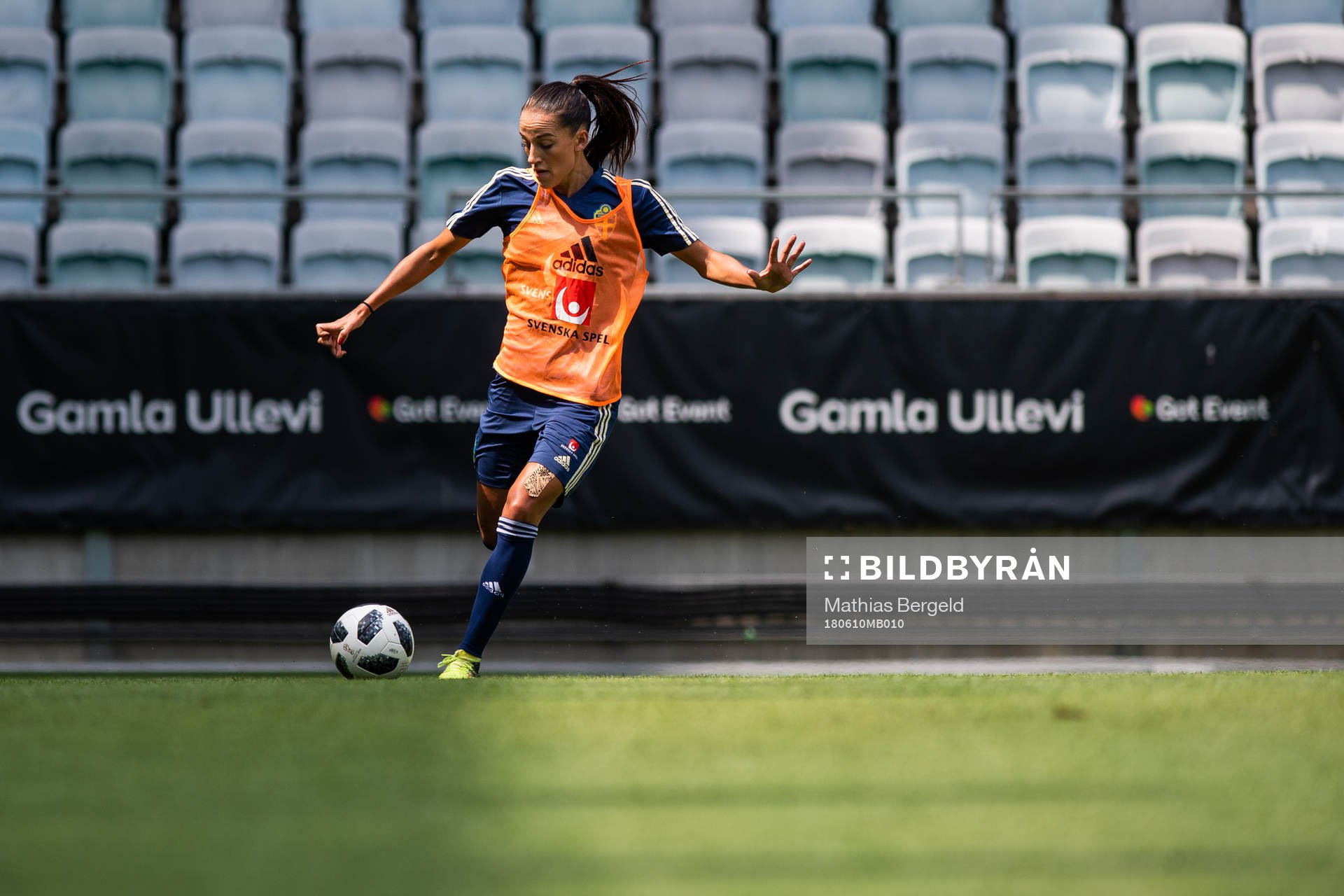 Anna Oskarsson under en träning med det svenska damlandslaget i fotboll den 10 juni 2018 i Göteborg.