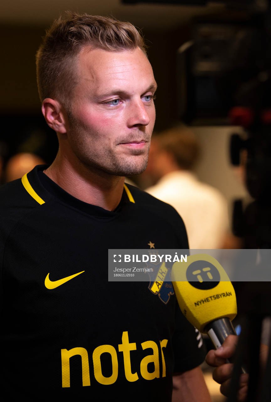 s Sebastian Larsson