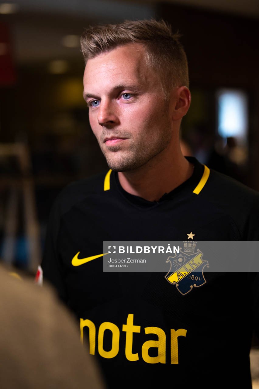 s Sebastian Larsson