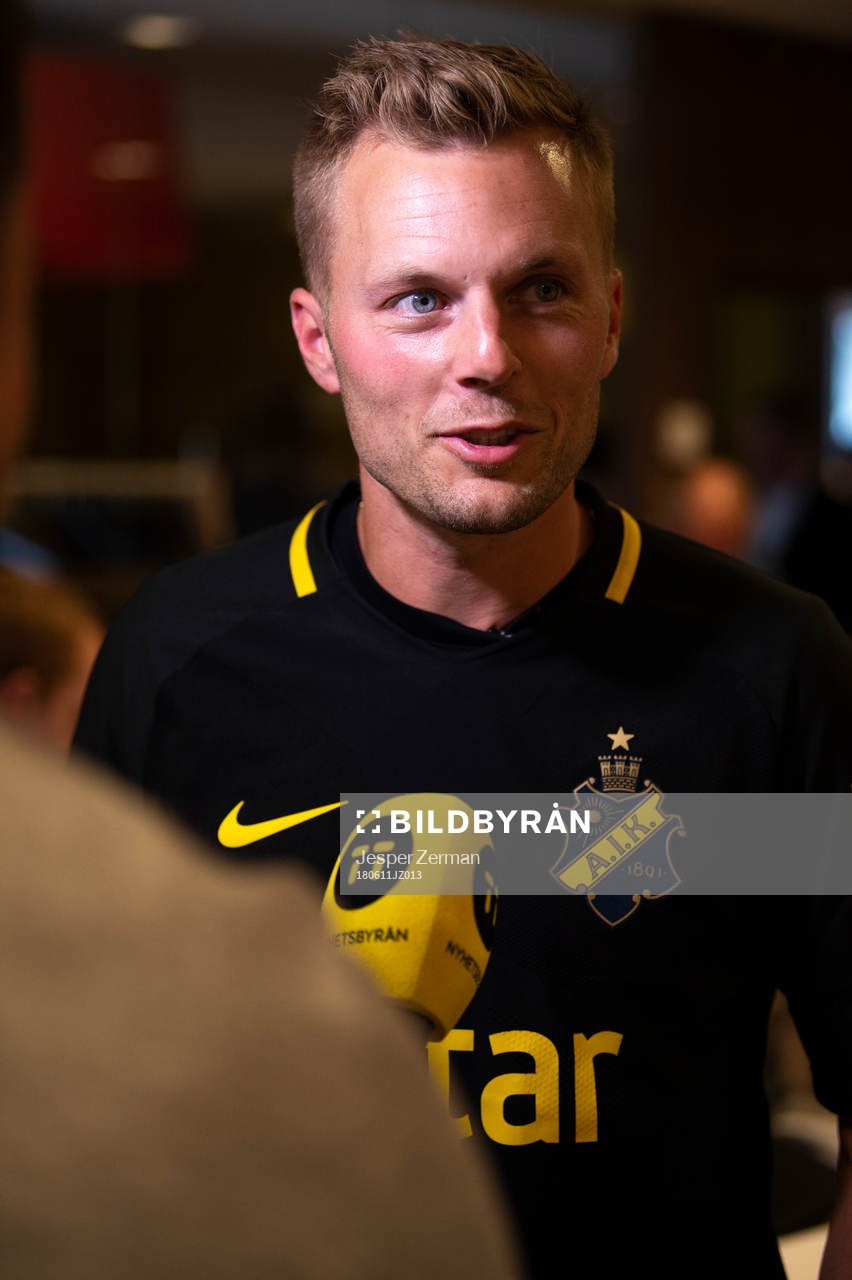 s Sebastian Larsson