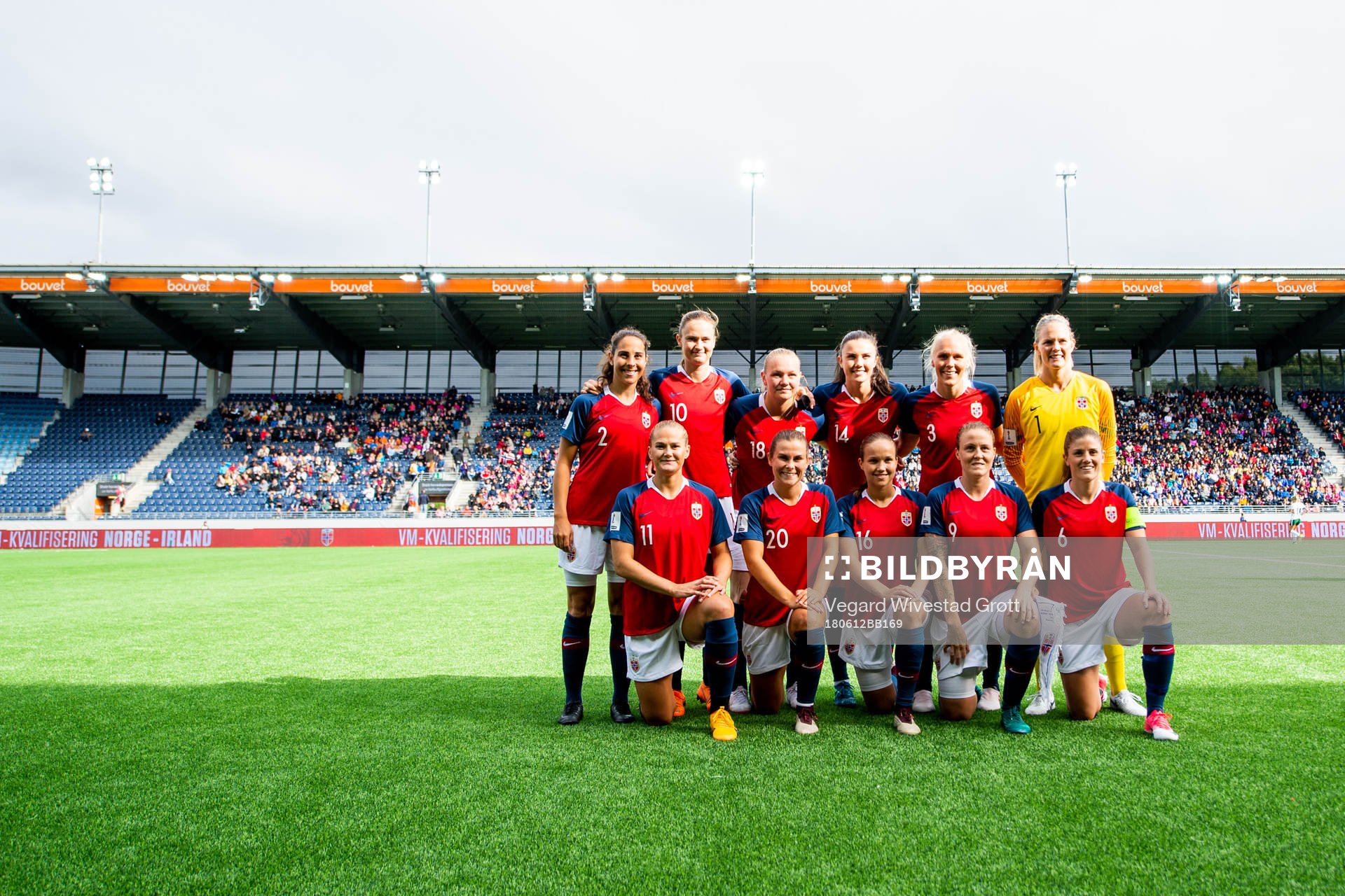 Ingrid Moe Wold (2nd row), Caroline Graham Hansen, Frida