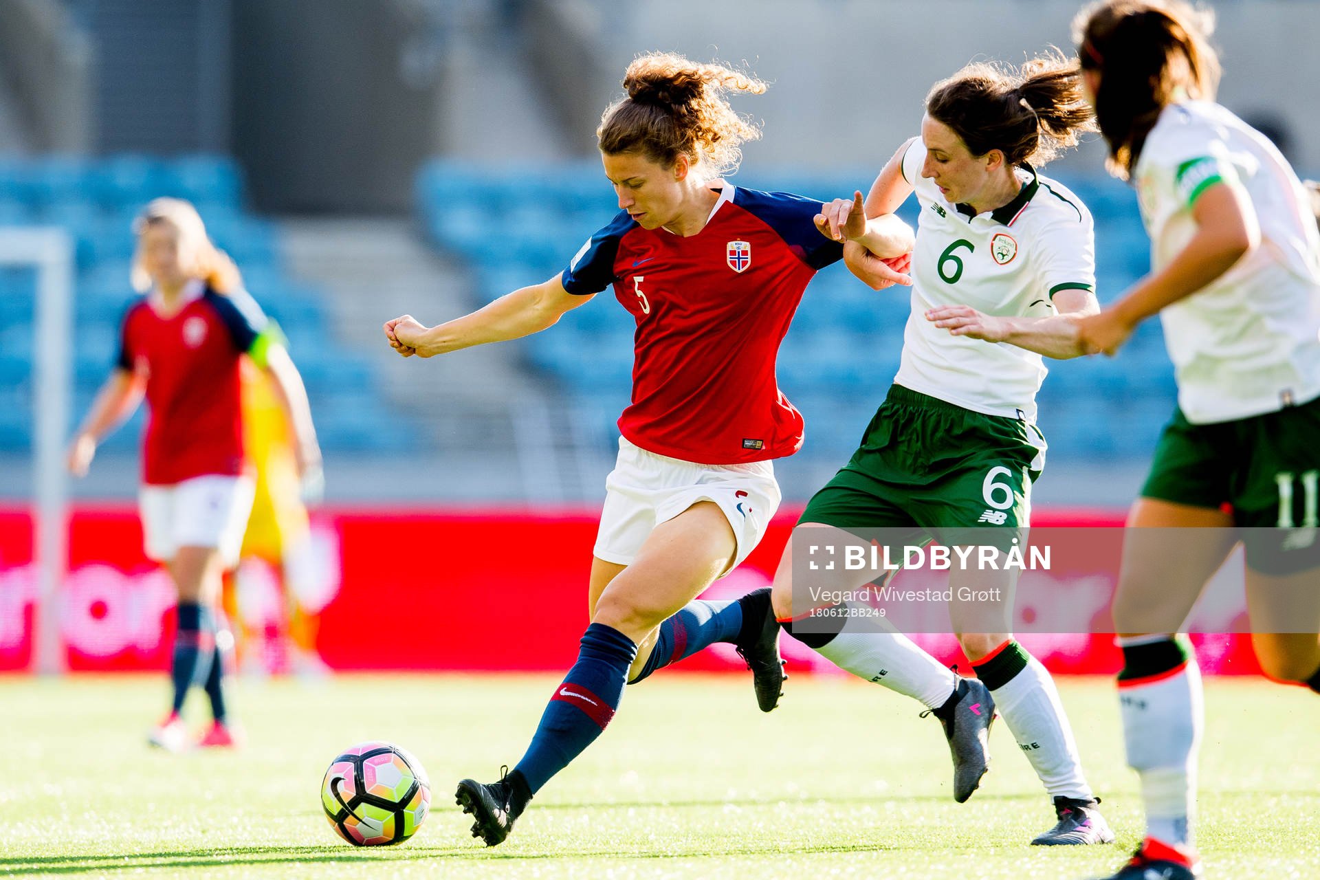 Synne Skinnes Hansen of Norway and Karen Duggan of Ireland