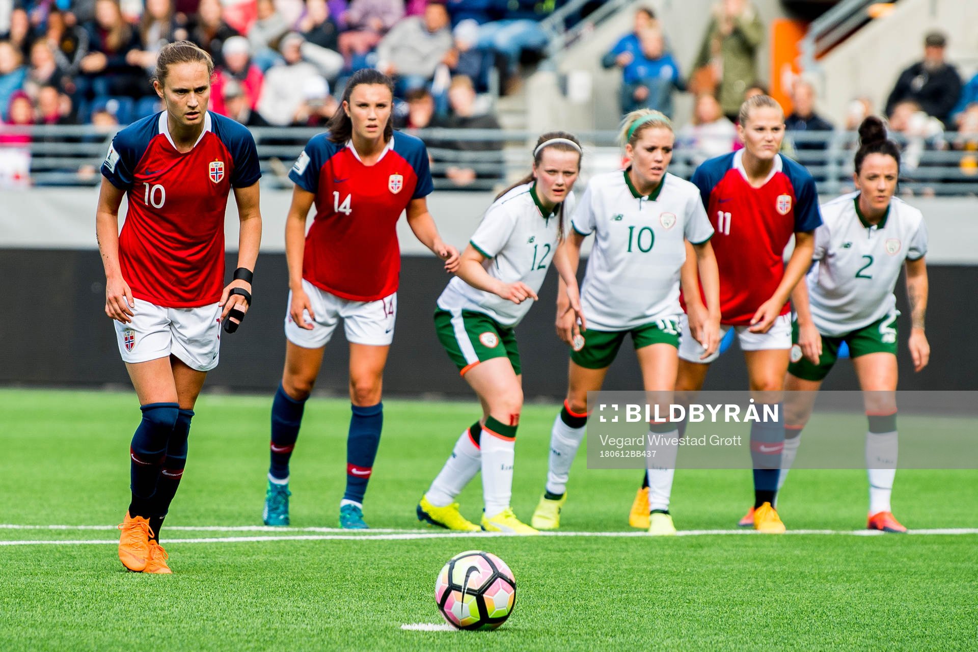 Caroline Graham Hansen of Norway scores 1-0