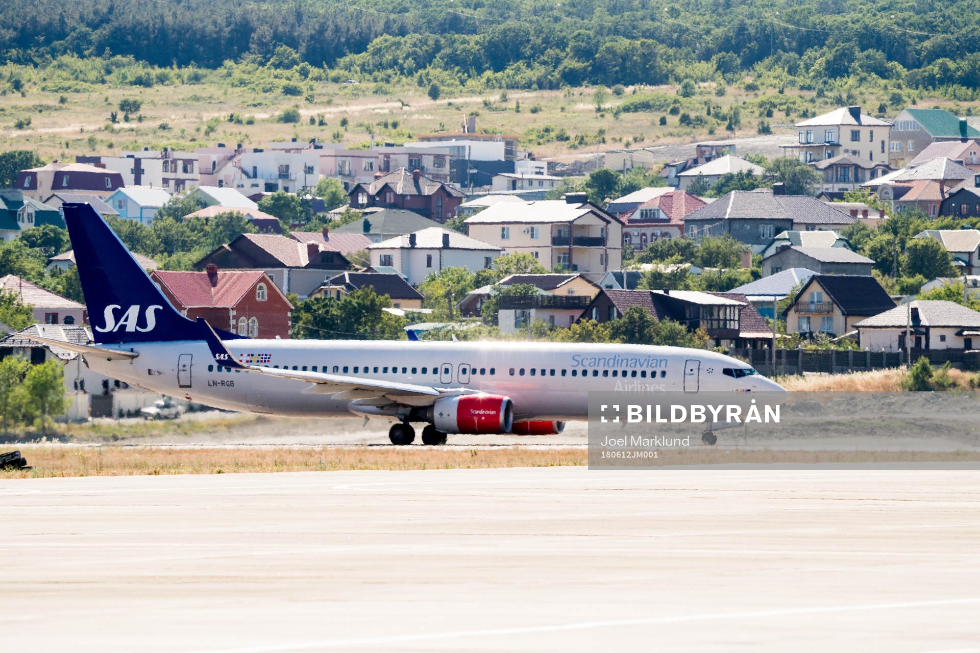 Flight SK7012 with the Swedish football team arrives at