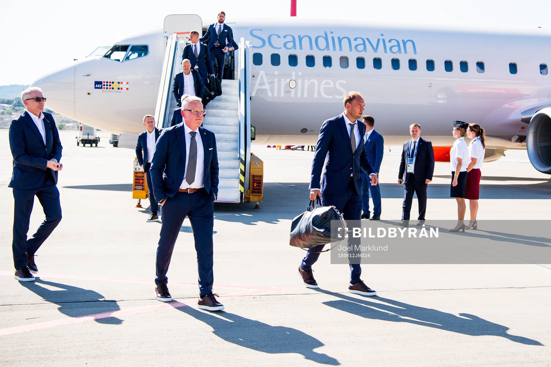 Head coach Janne Andersson and Andreas Granqvist of Sweden
