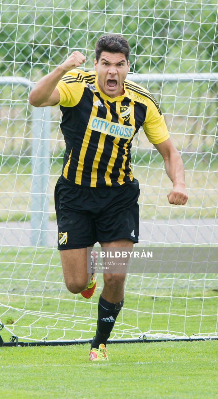 IFK Hässleholms Tommy Filipovic i matchen i division 2