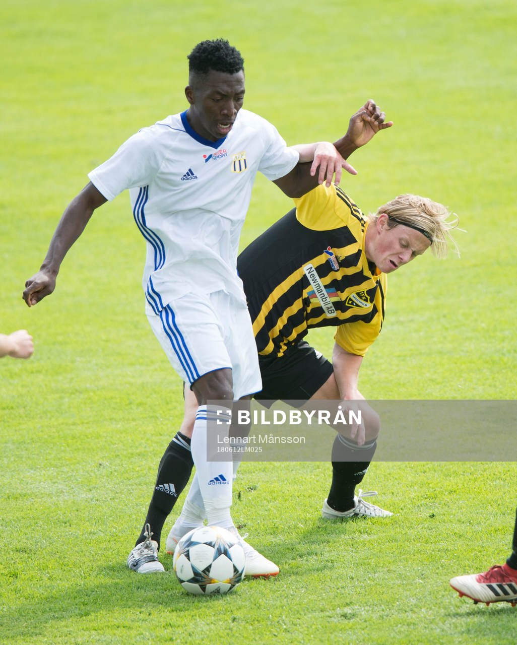 IFK Hässleholms Philip Bengtsson i matchen i division 2