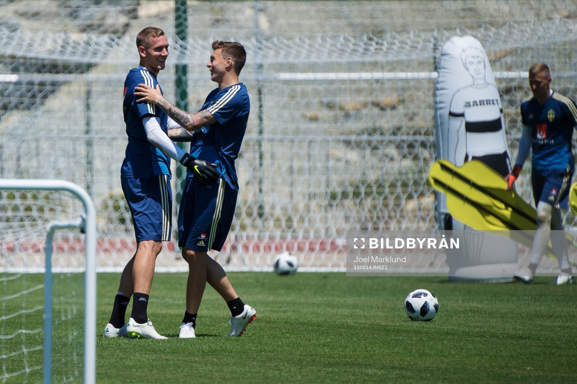 Goalkeeper Robin Olsen and Victor Nilsson Lindelöf of the