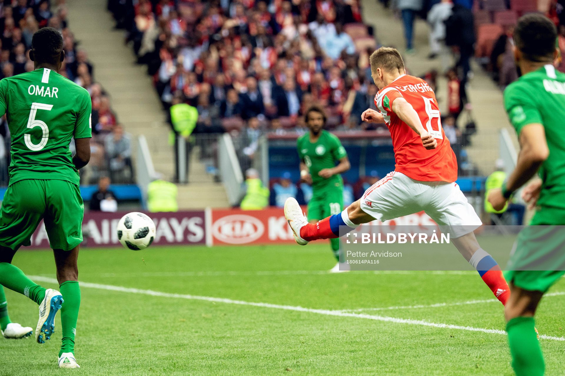 Denis Cheryshev of Russia scores 4-0