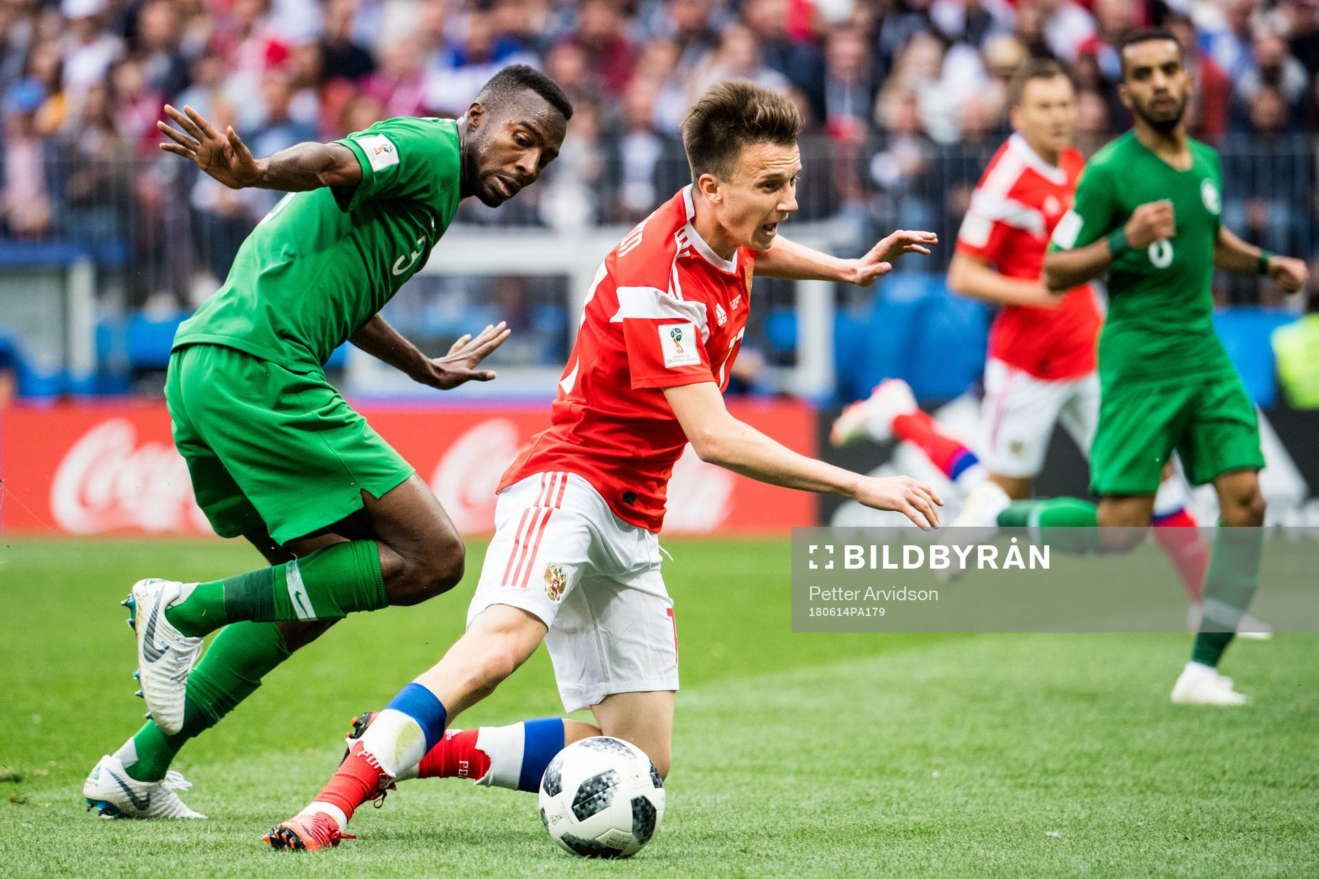 Osama Hawsawi of Saudi Arabia and Aleksandr Golovin of