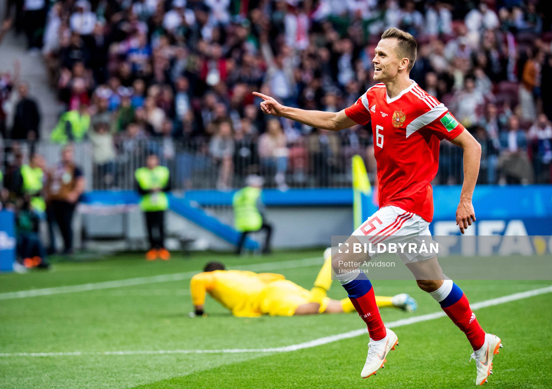 Denis Cheryshev of Russia celebrates