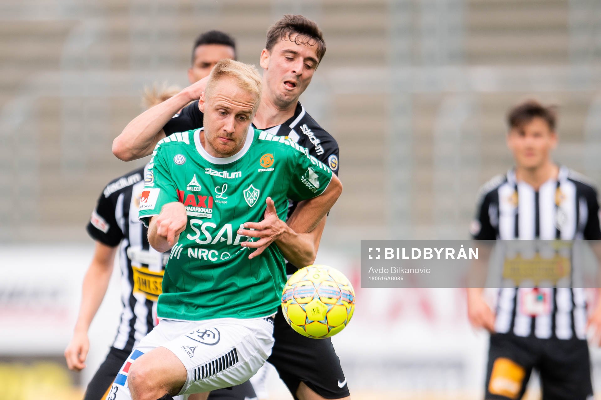 Brages Oscar Lundin jagas av Landskronas Jetmir Haliti
