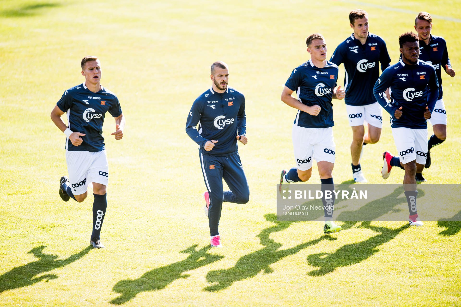 Zlatko Tripic and the players of Viking