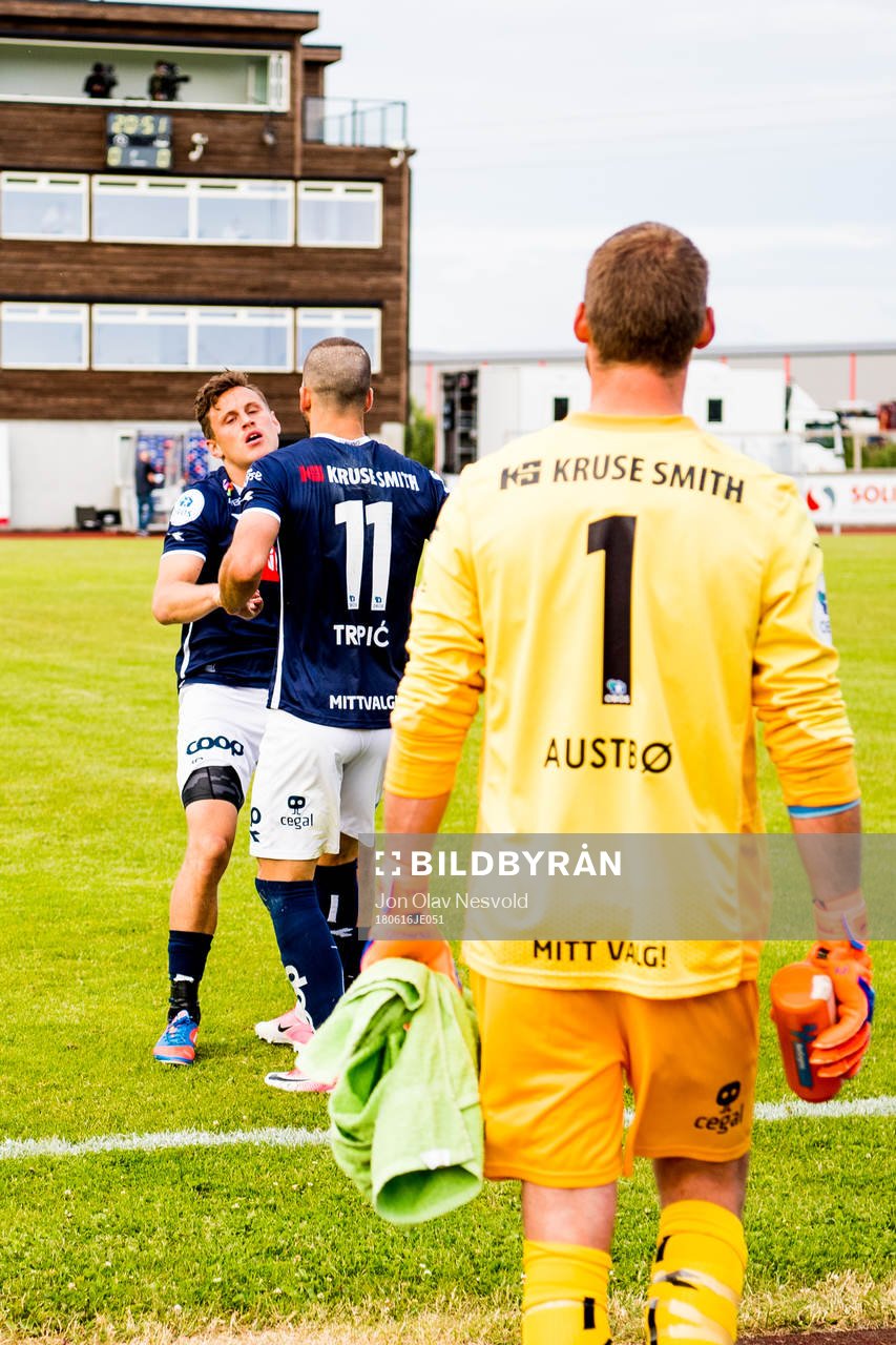 Tommy Høiland, Zlatko Tripic of Viking and Goalkeeper Iven