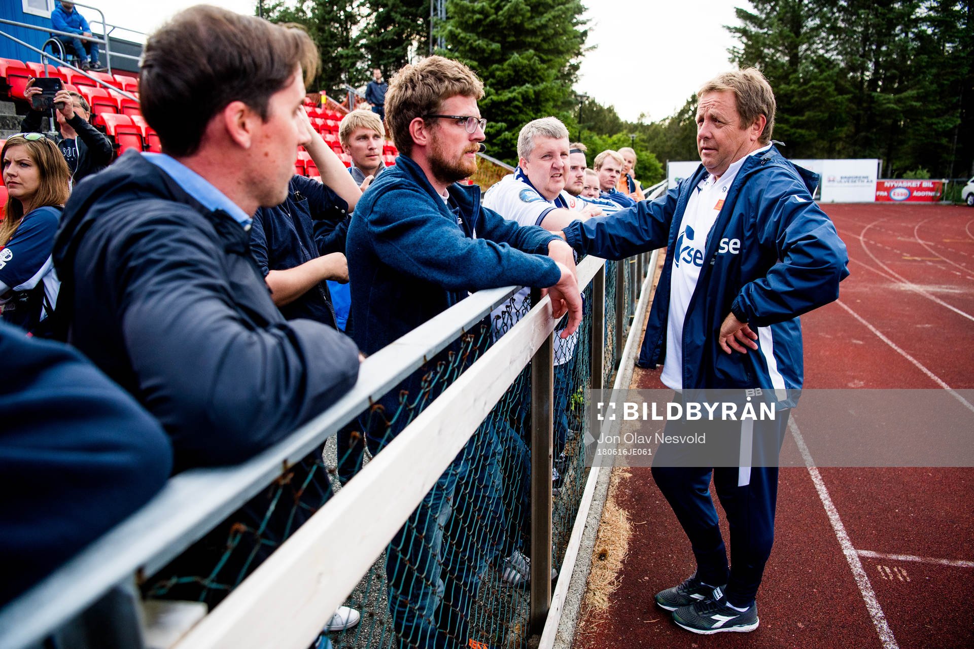 Bjarne Berntsen, head coach of Viking, looks dejected