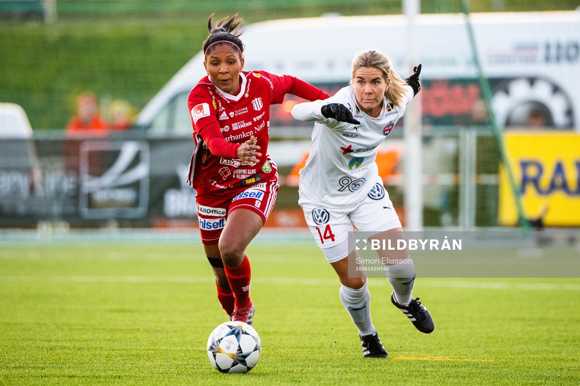 Piteås Madelen Janogy och Rosengårds Hanna Folkesson