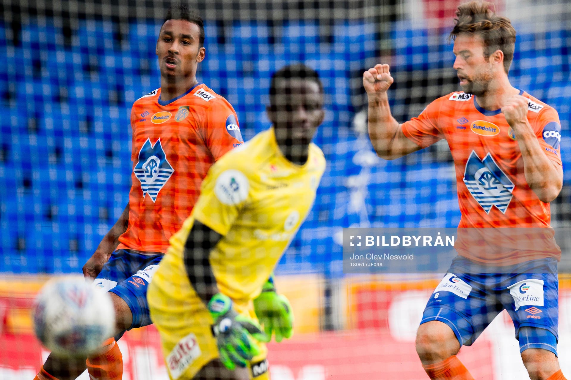Kaj Ramsteijn of Aalesund celebrates the 1-1 goal