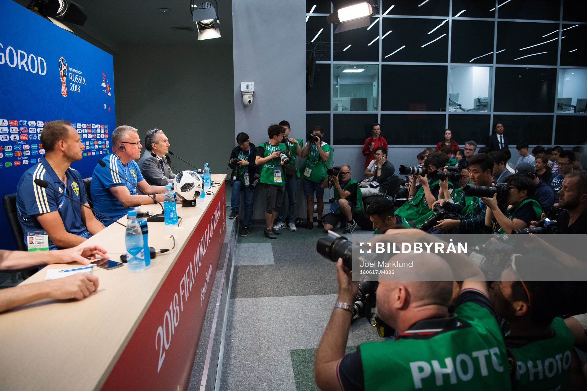 Andreas Granqvist and head coach Janne Andersson of the