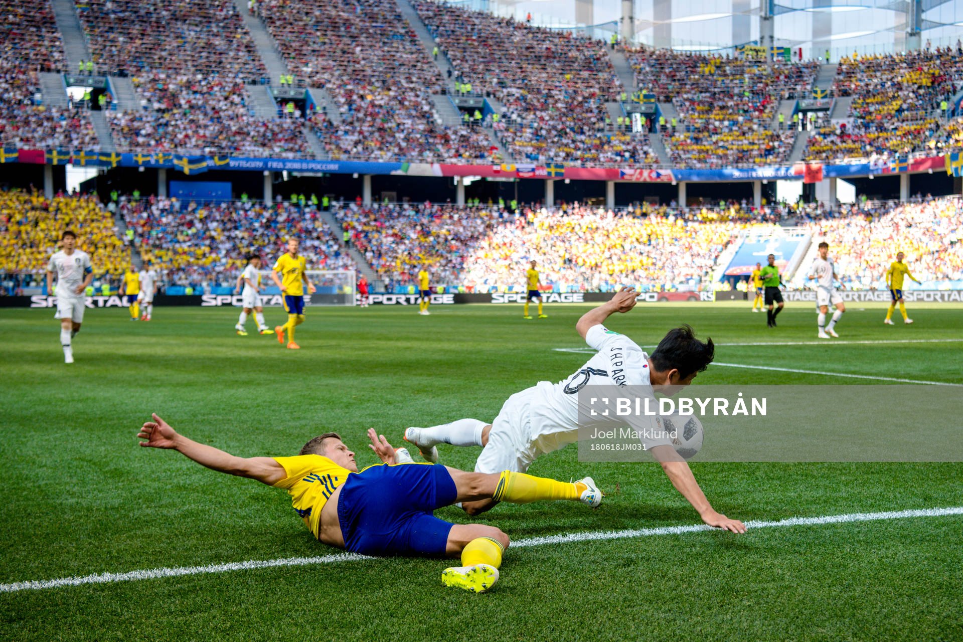 Viktor Claesson of Sweden and Jooho Park of South Korea