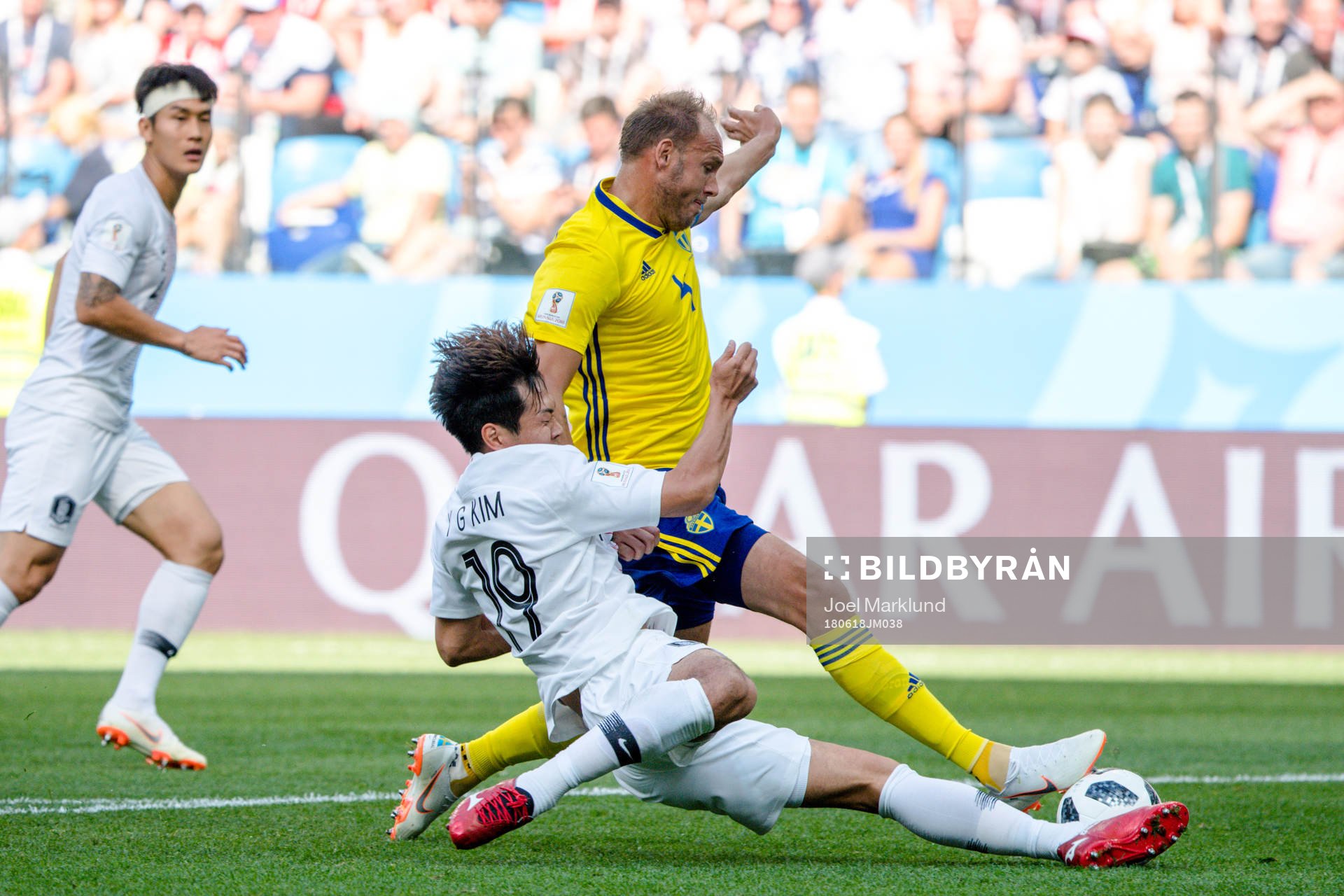 Younggwon Kim of South Korea against Andreas Granqvist of