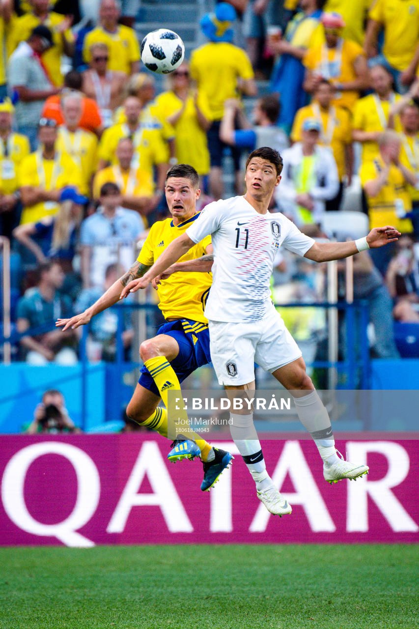 Mikael Lustig of Sweden against Heechan Hwang of South Korea