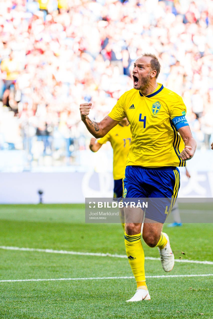 Andreas Granqvist of Sweden celebrates the 1-0 goal