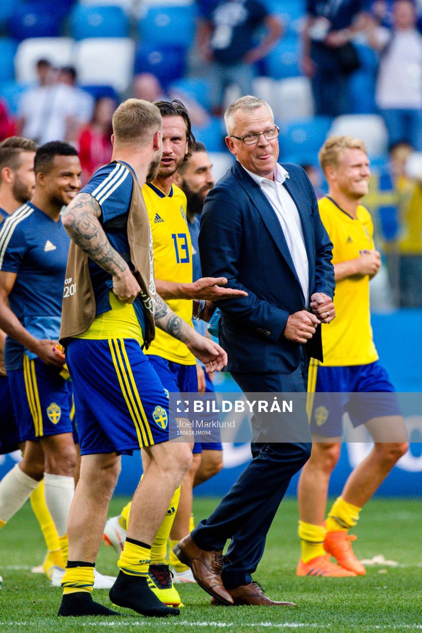head coach Janne Andersson of Sweden celebrates