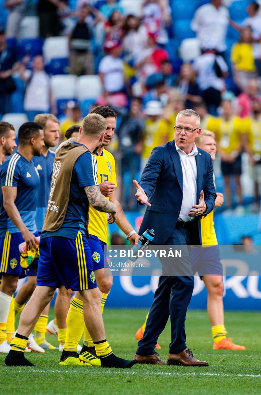 head coach Janne Andersson of Sweden celebrates