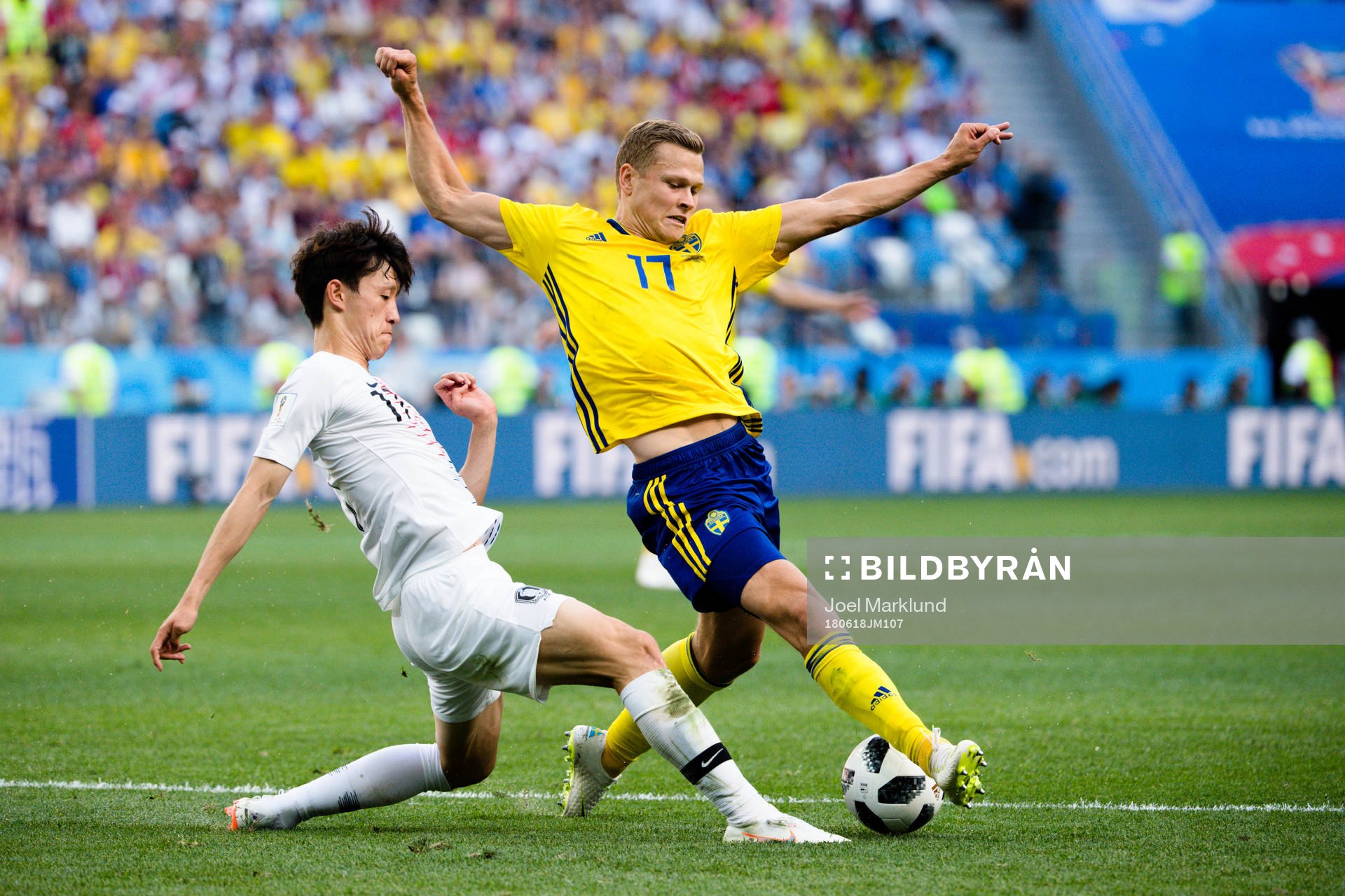 Heechan Hwang of South Korea and Viktor Claesson of Sweden