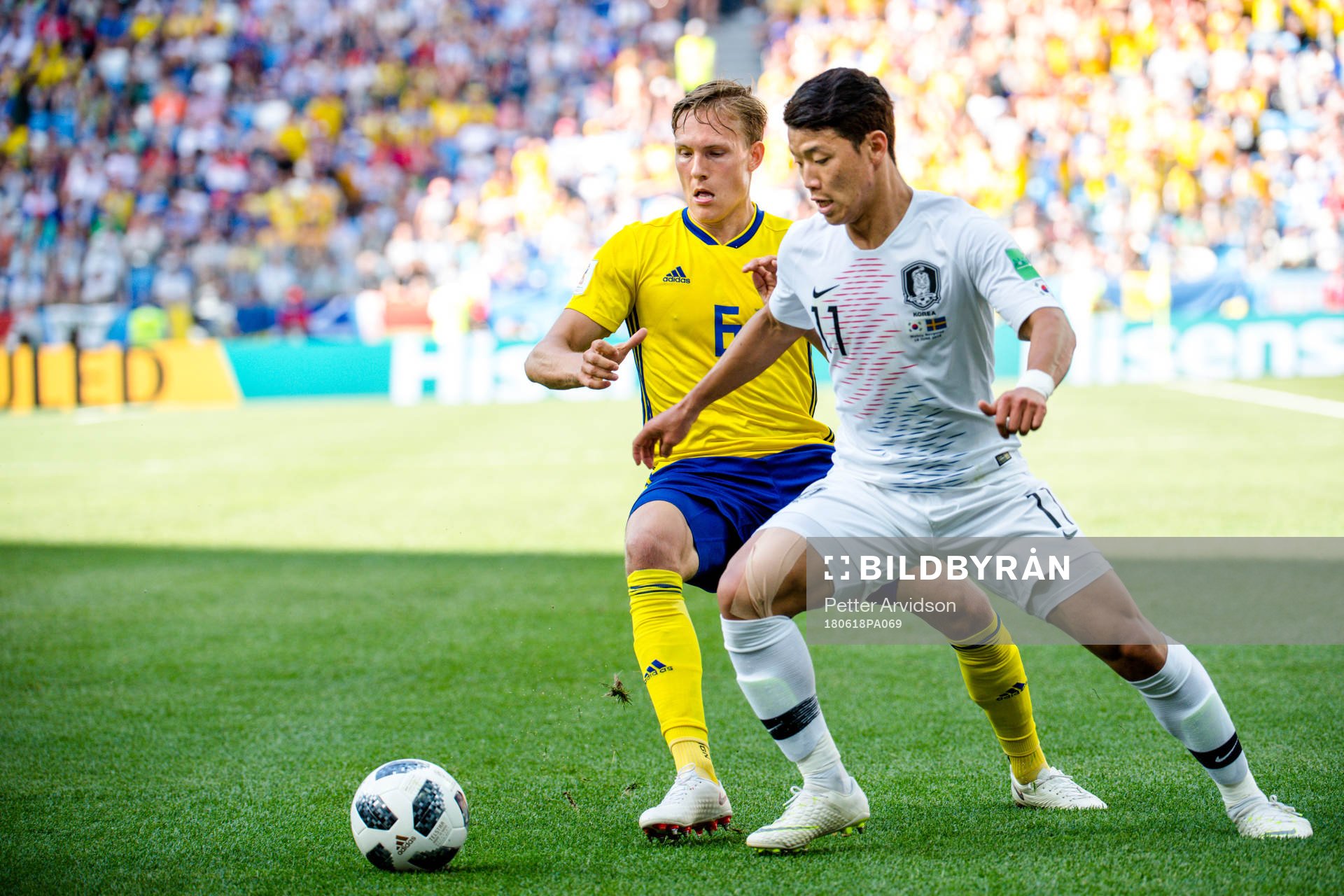 Ludwig Augustinsson of Sweden and Heechan Hwang of South