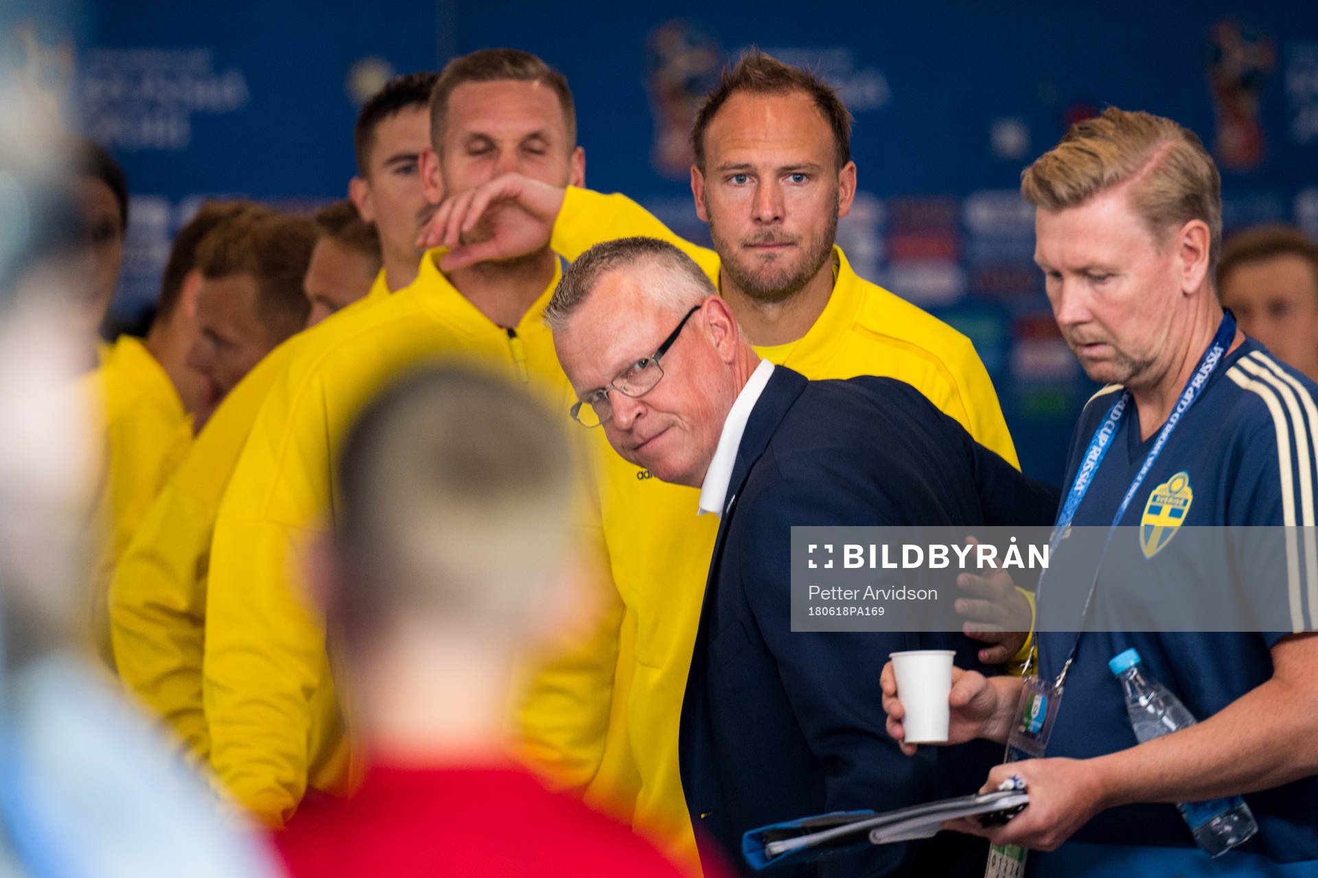 Andreas Granqvist and head coach Janne Andersson of Sweden