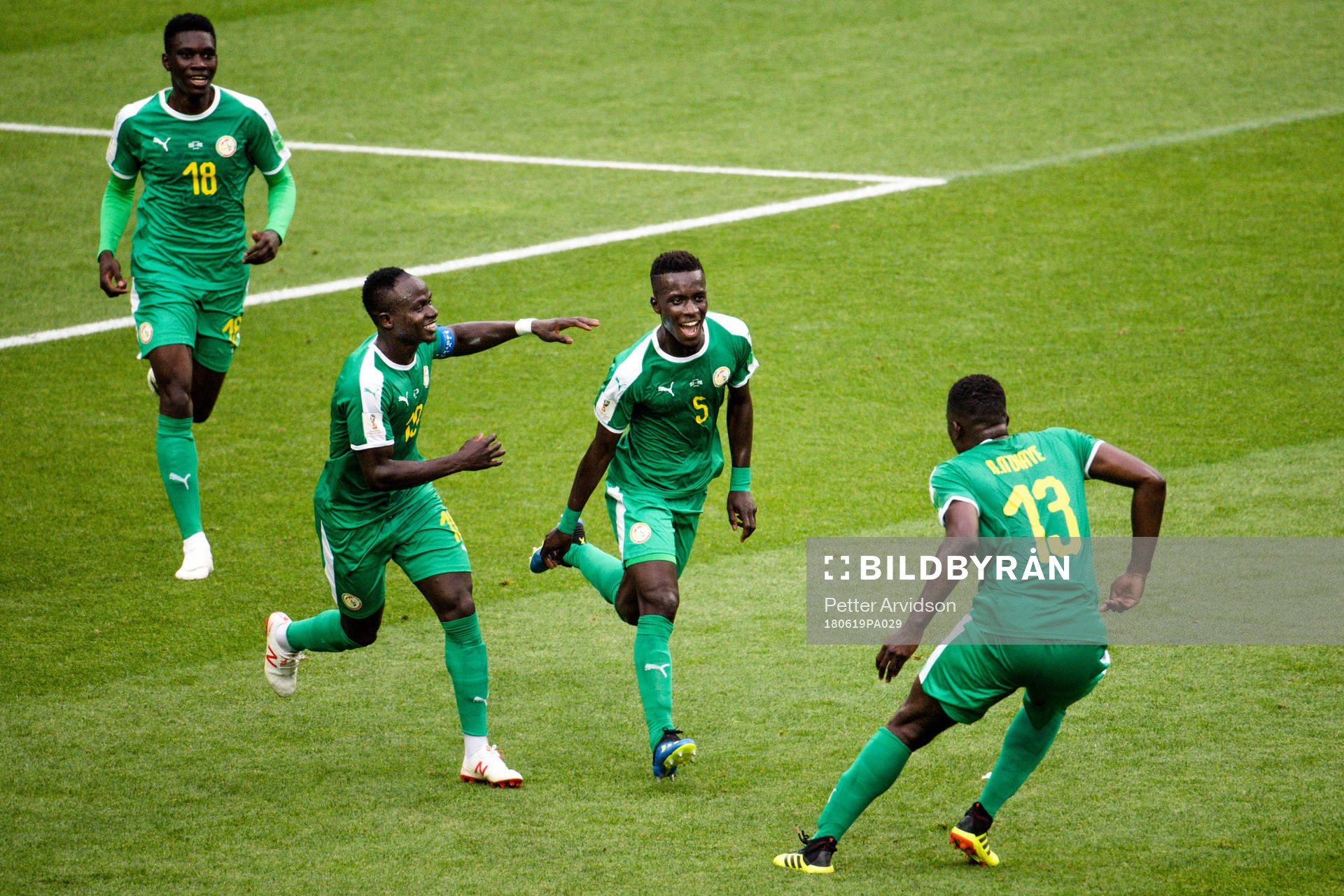 Idrissa Gana Gueye of Senegal celebrates the 0-1 goal