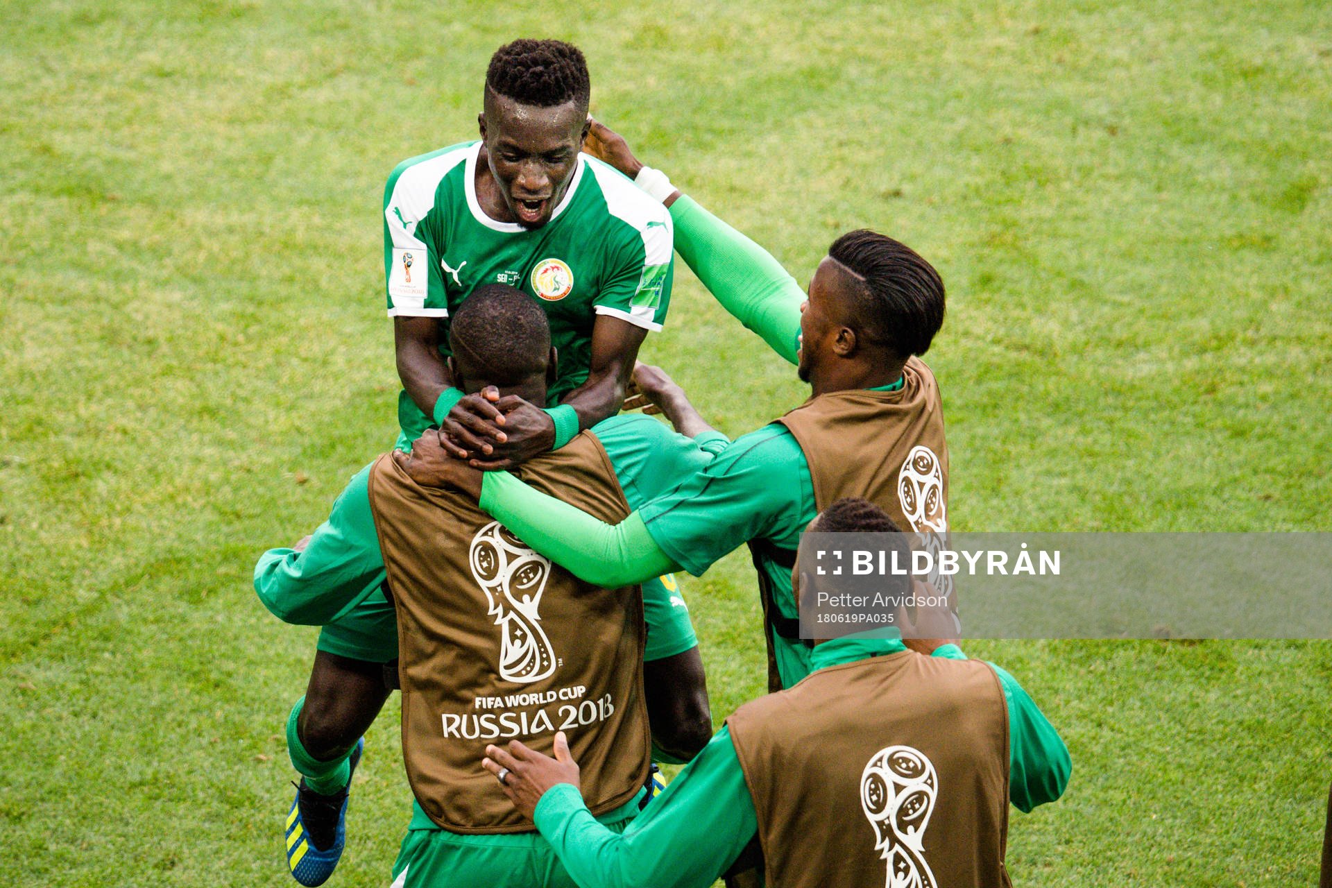 Idrissa Gana Gueye of Senegal celebrates the 0-1 goal