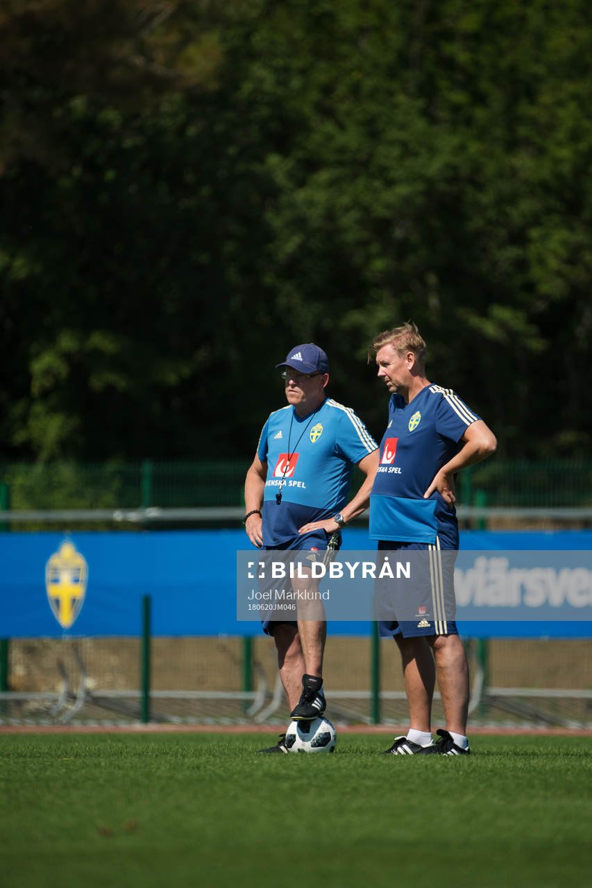 Head coach Janne Andersson and assistant coach Peter