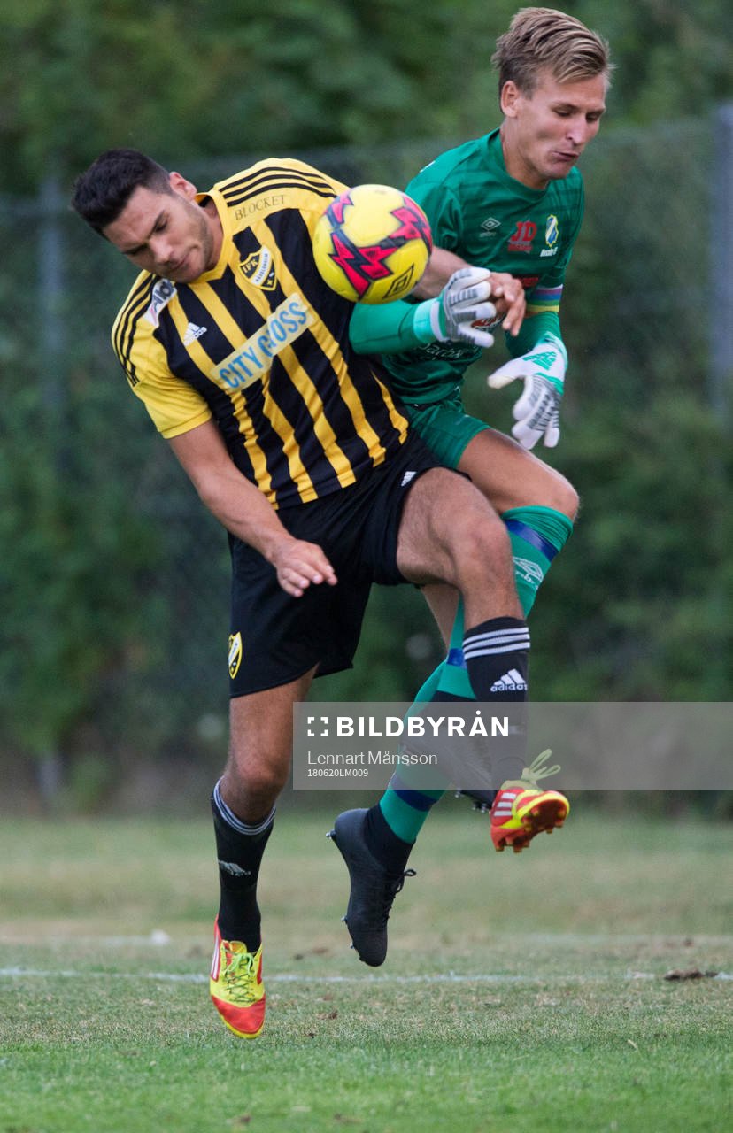 IFK Hässleholms Tommy Filipovic i matchen i division 2
