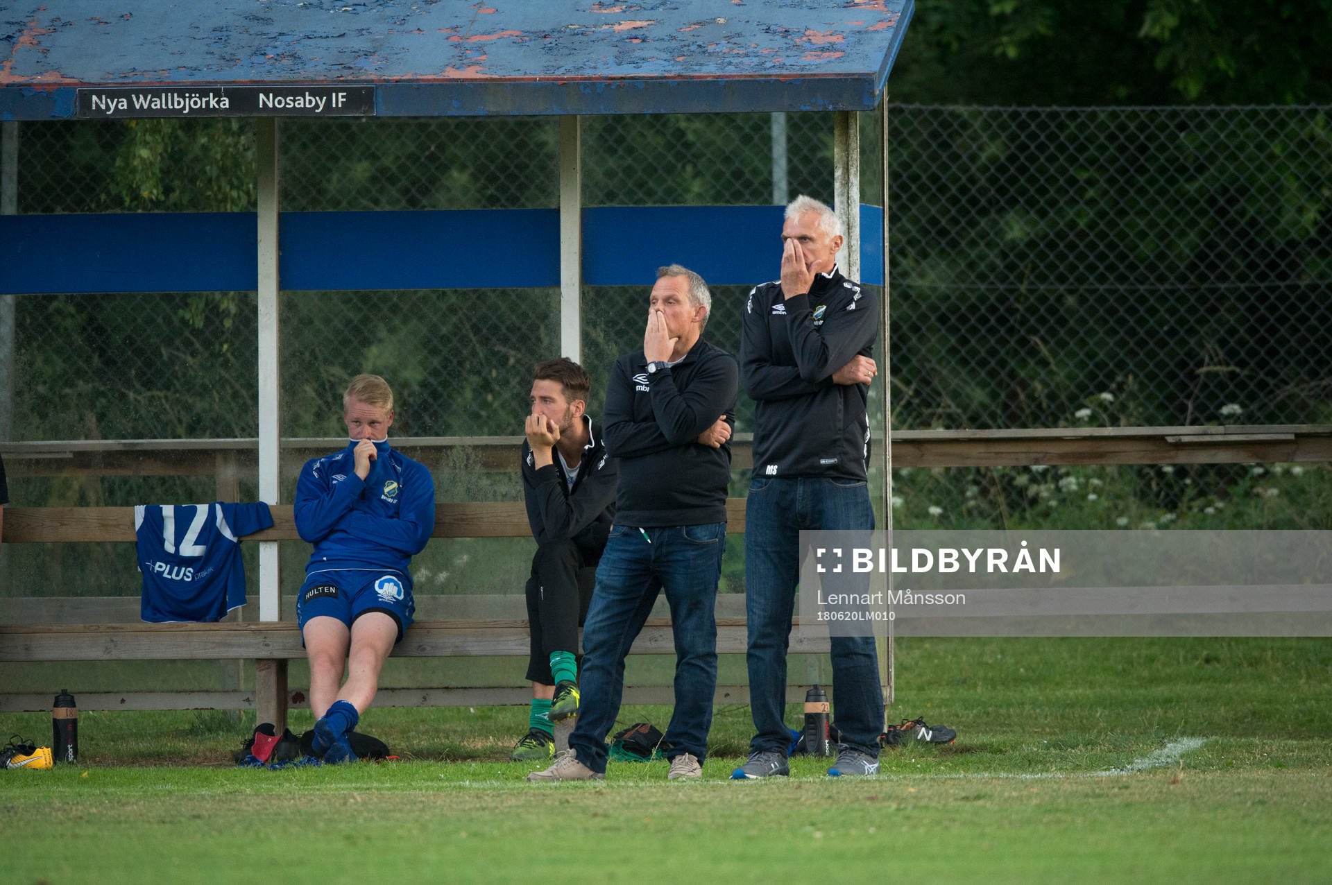 Nosabys tränare Peter Persson i matchen i division 2