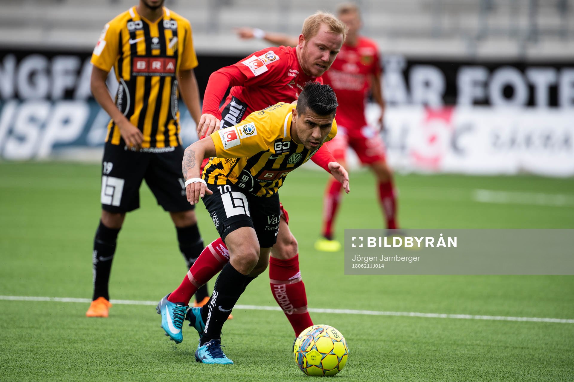 Häckens Paulinho och Elfsborgs Simon Lundevall