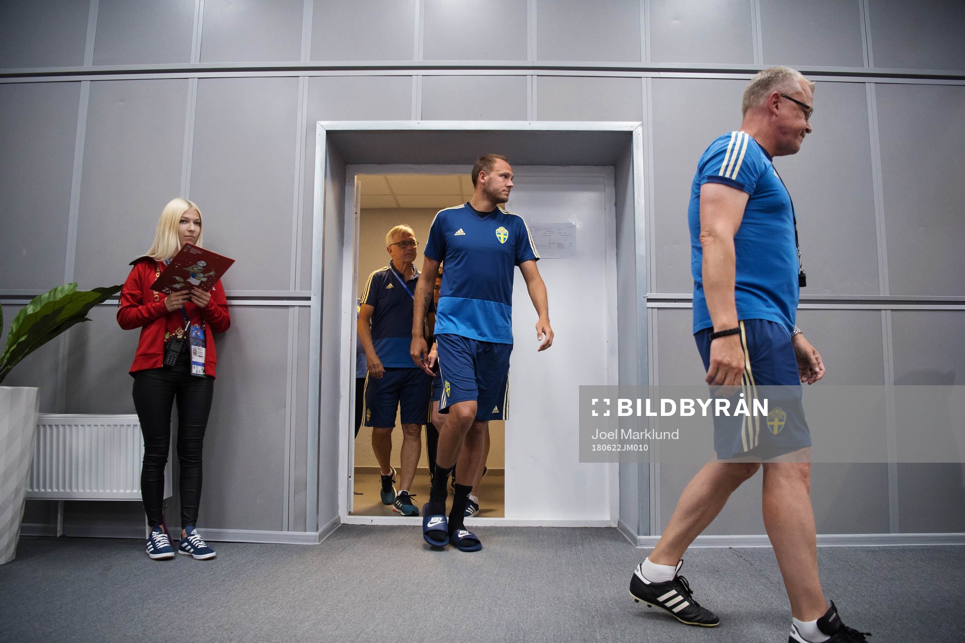 Andreas Granqvist and head coach Janne Andersson of the