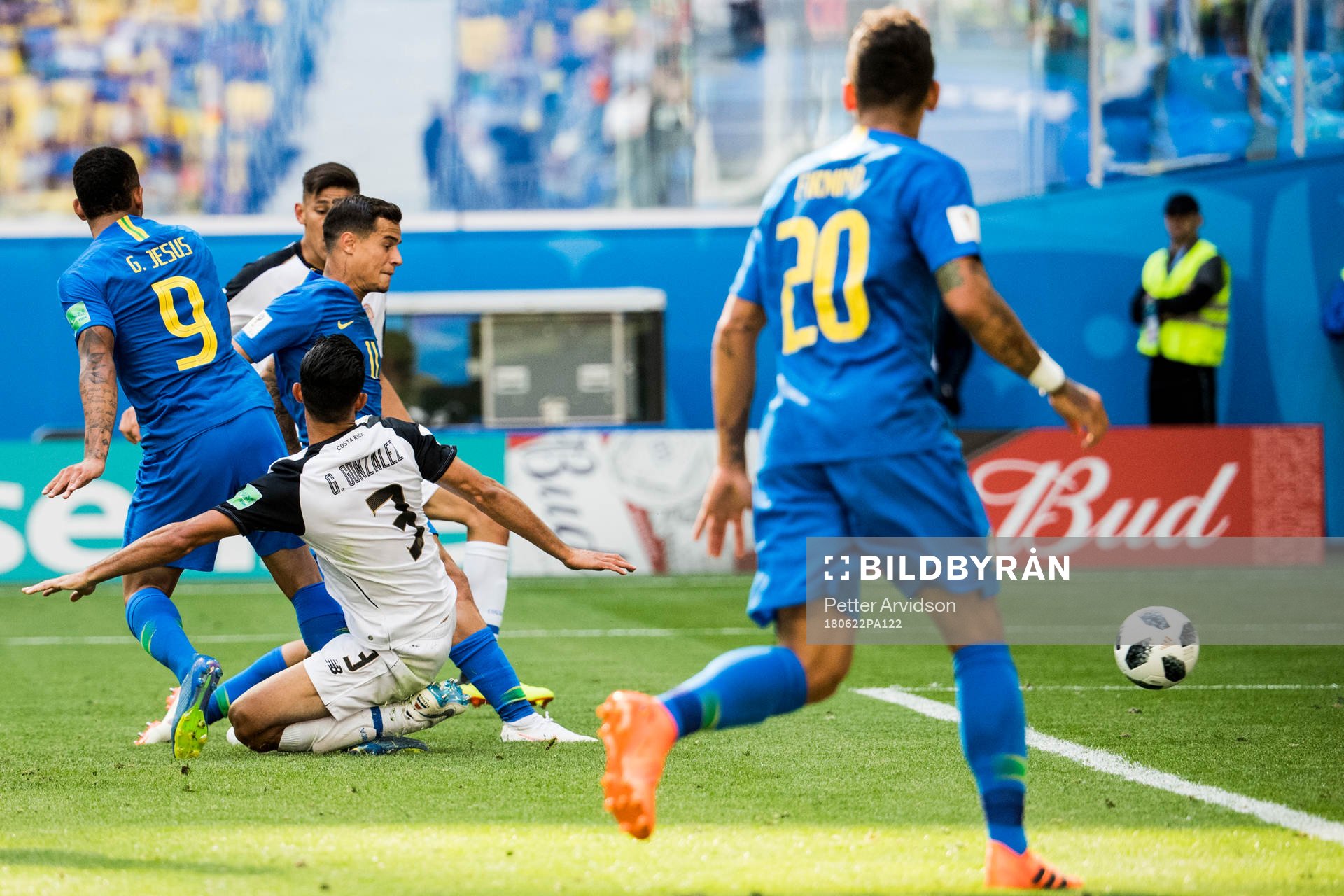 Philippe Coutinho of Brazil scores 1-0