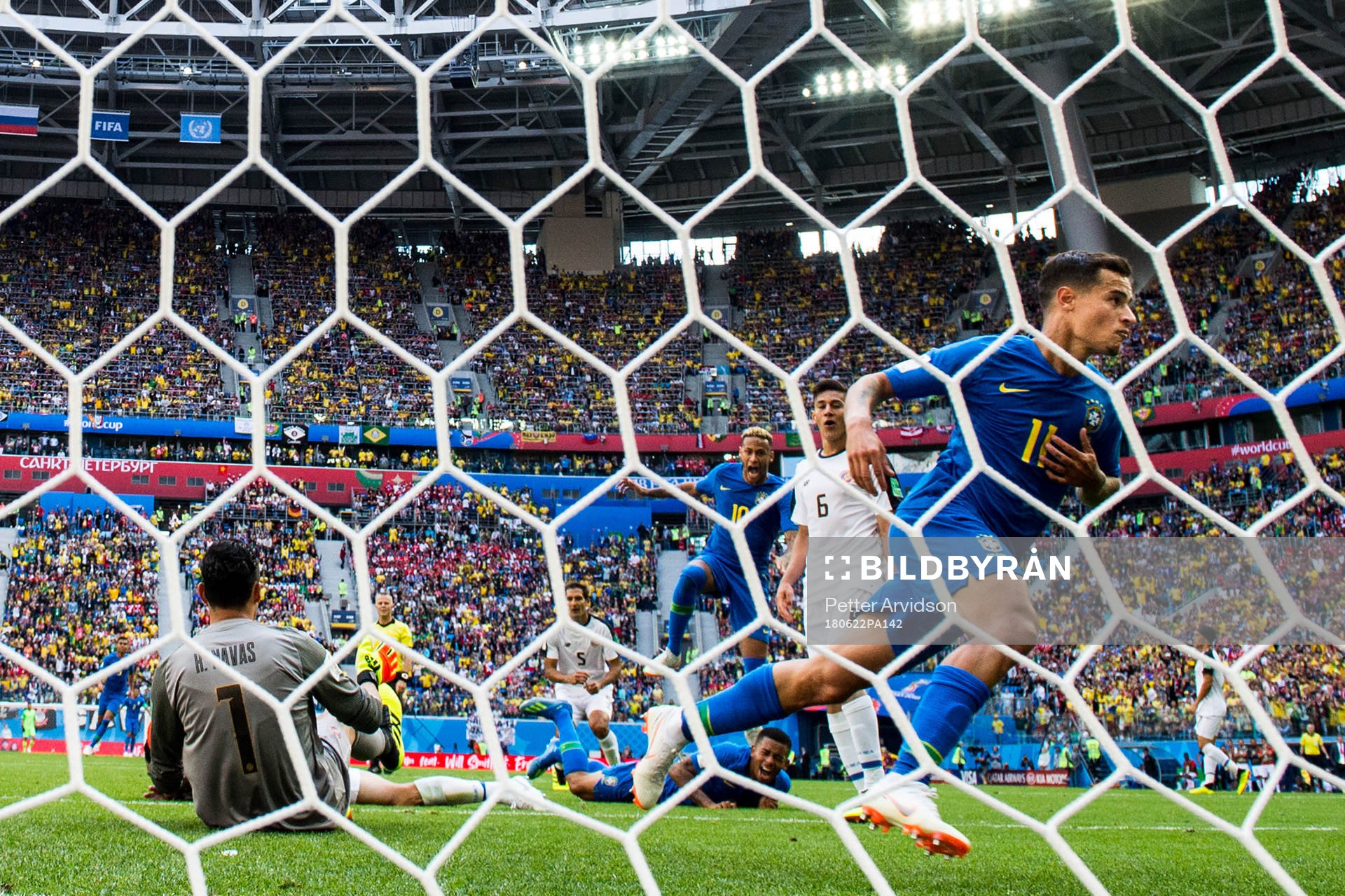 Philippe Coutinho of Brazil celebrates after scoring 1-0 during the FIFA World Cup group stage match between Brazil and Costa Rica on June 22, 2018 in Sankt Petersburg.