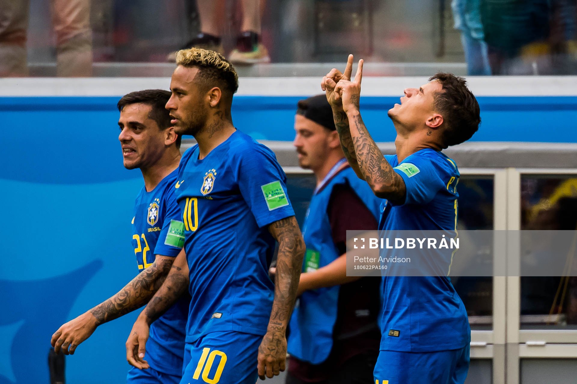 Philippe Coutinho of Brazil celebrates